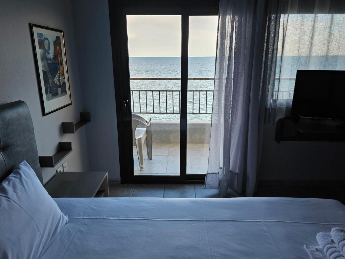 Studio Just On The Beach Paralía エクステリア 写真