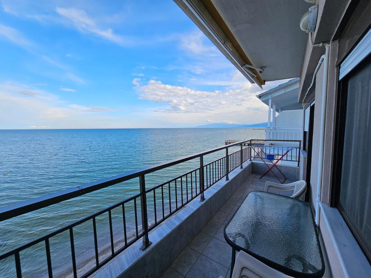 Studio Just On The Beach Paralía エクステリア 写真