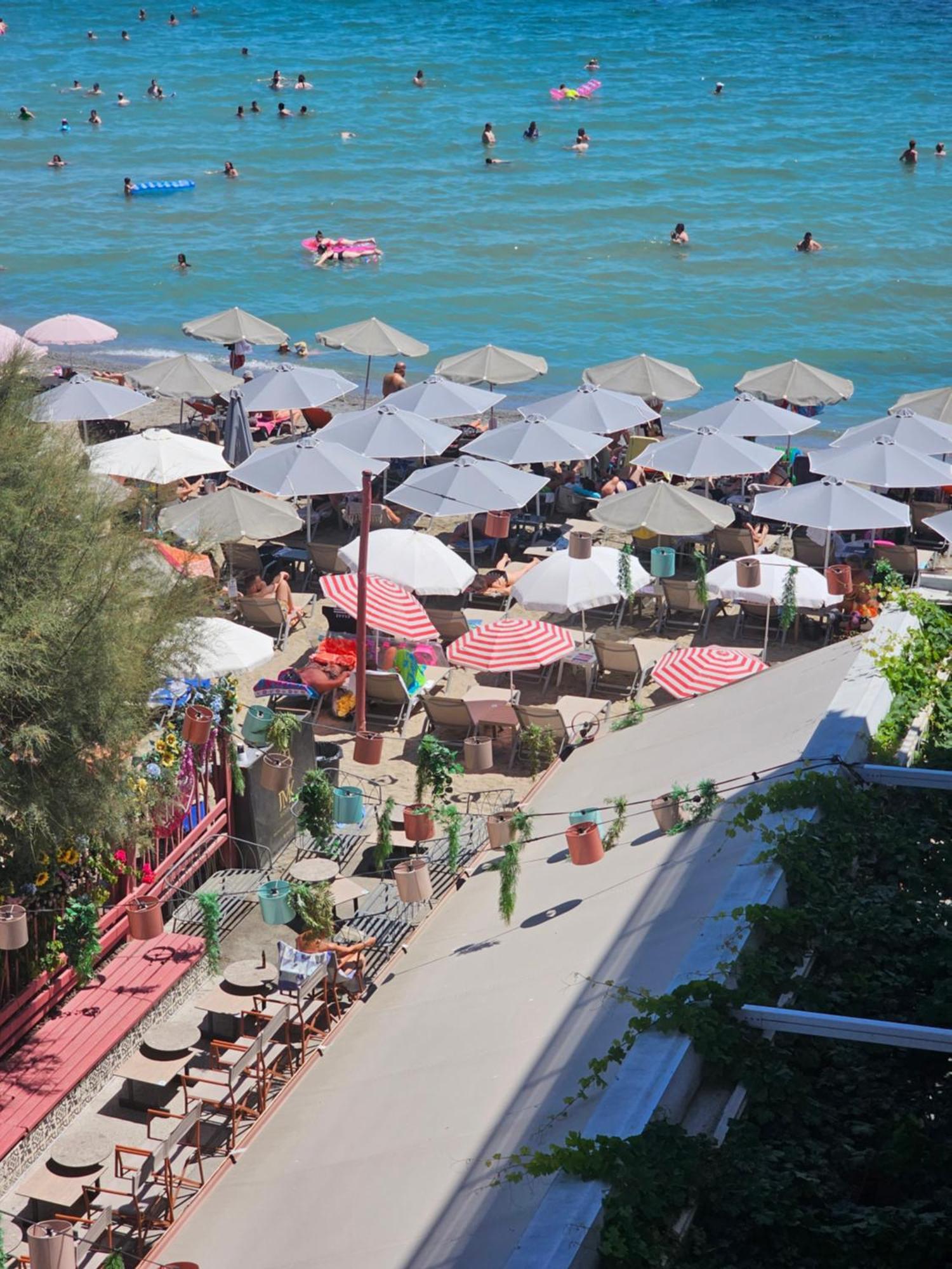 Studio Just On The Beach Paralía エクステリア 写真