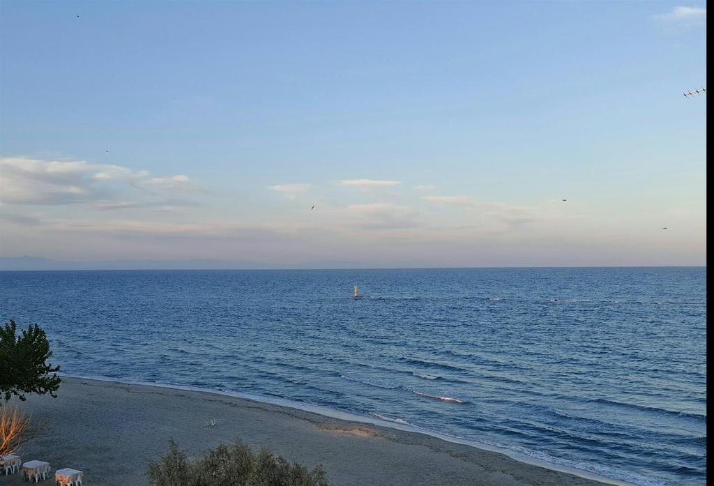 Studio Just On The Beach Paralía エクステリア 写真