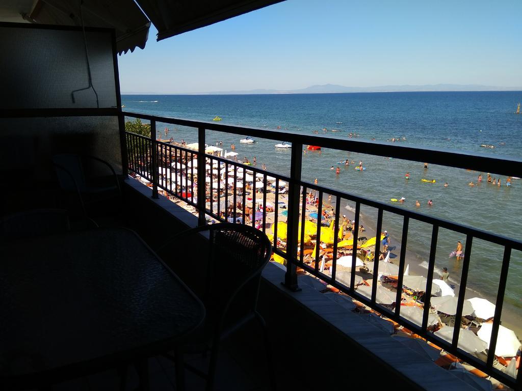 Studio Just On The Beach Paralía エクステリア 写真